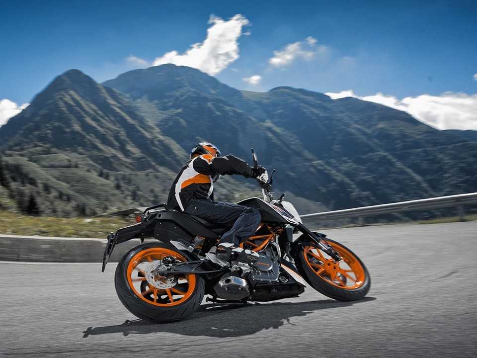 KTM390 Duke 2014 - 3/4 traseira